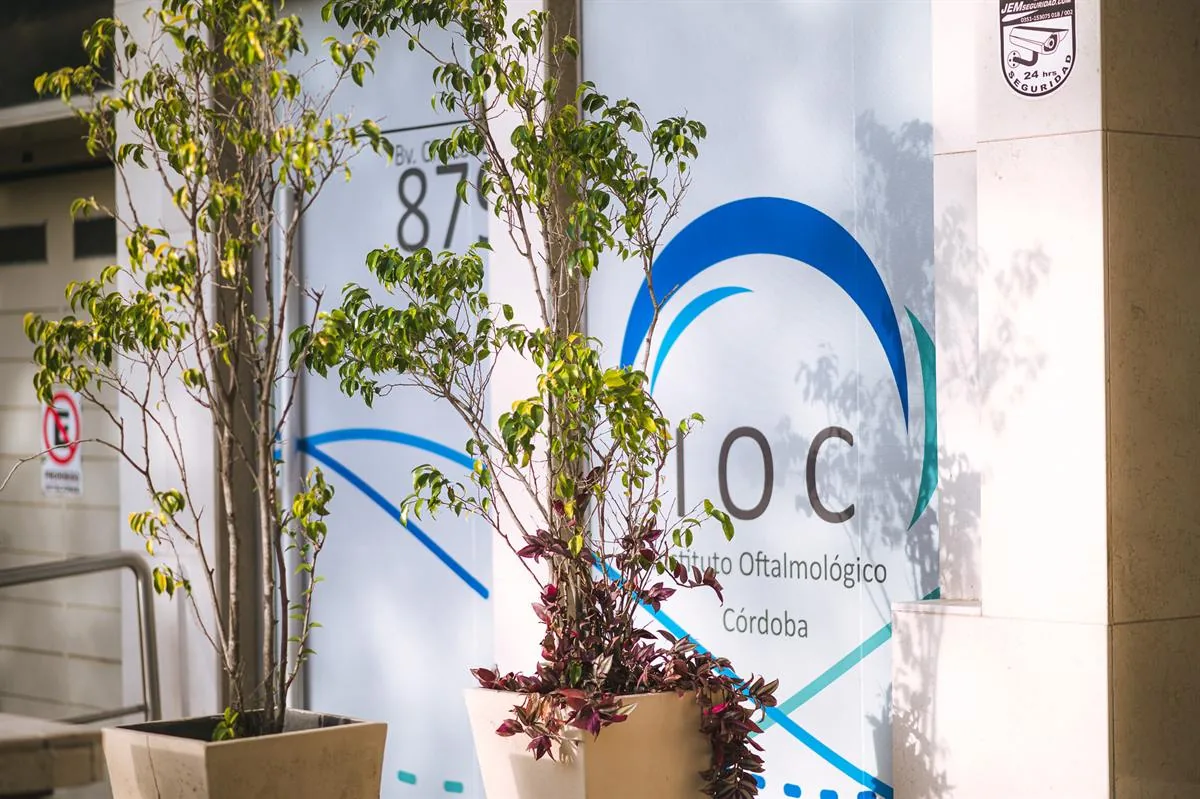 Fachada del Instituto Oftalmológico de Córdoba en Bv. Chacabuco 879
